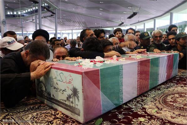 مراسم تشییع پیکر دو شهید دوران دفاع مقدس در اراک 1