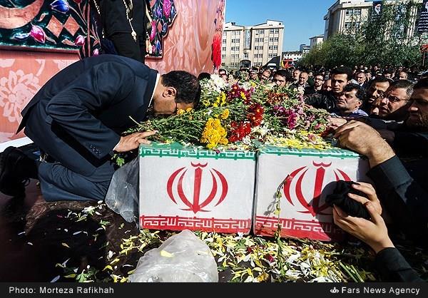 تشییع پیکر دو شهید گمنام در رشت 5