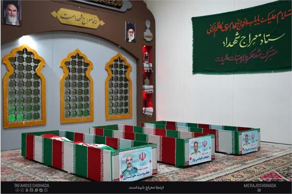 وداع با پیکرهای مطهر شهیدان "کیومرث خوانساری" ، "جعفر فیضی پور" ، "ابراهیم ابراهیم زاده" - 29 دی 1403 10