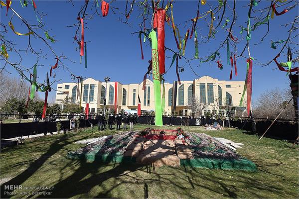 مراسم تشییع و تدفین پیکر مطهر دو شهید گمنام در شیراز‎ 9