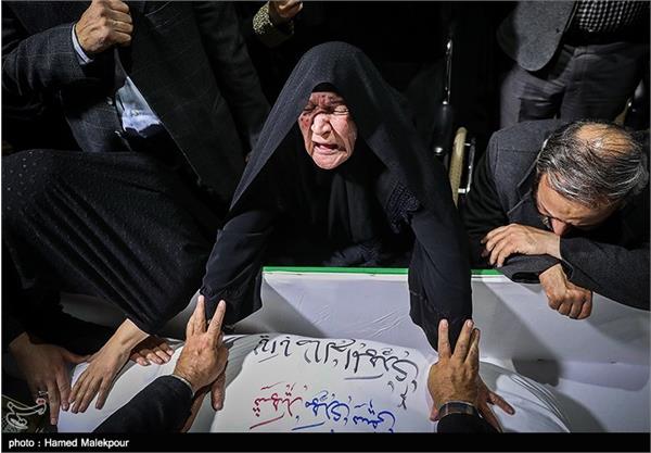 دیدار خانواده شهید تازه تفحص شده مهدی سیفی با پیکر وی 14