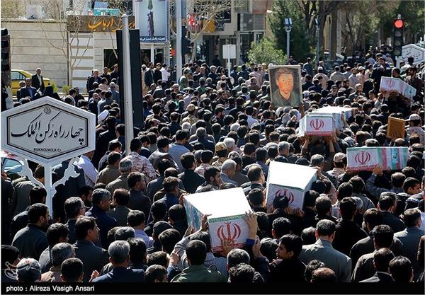 مراسم تشییع پیکر ۱۲ شهید دفاع مقدس - اصفهان 4