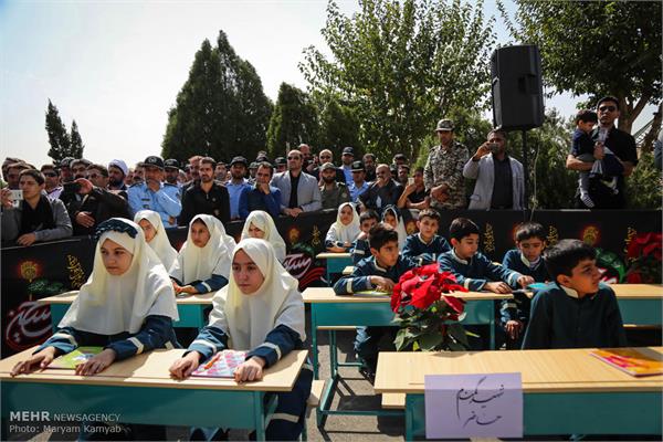 مراسم تشییع پیکر دو شهید گمنام در شهرک آسمان 28