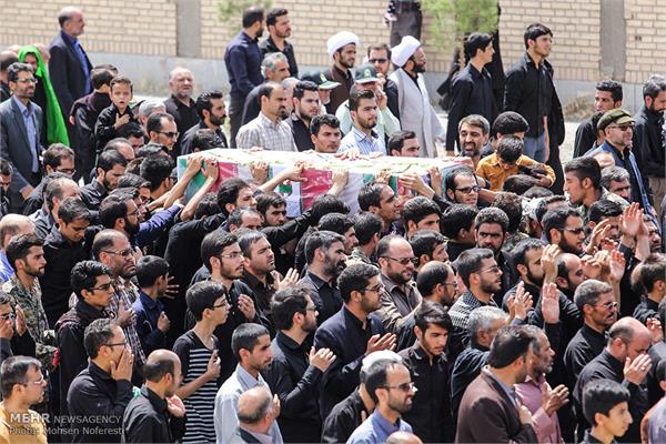 مراسم تشییع پیکر دو شهید دوران دفاع مقدس در بیرجند 15