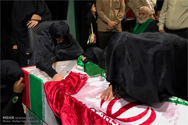 دیدار خانواده شهید دفاع مقدس سید مهدی غلامی پس از ۳۳ سال 12