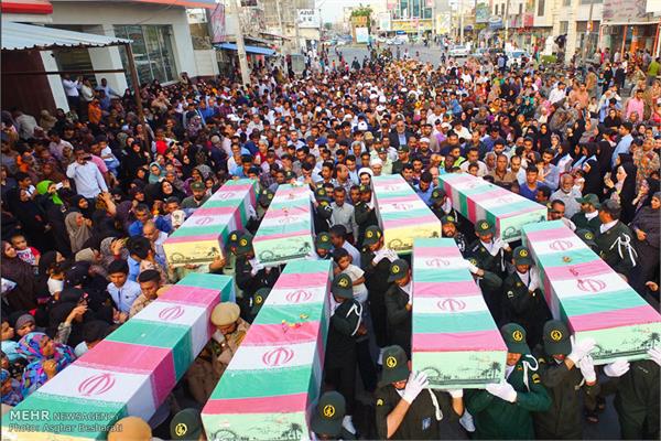 تشییع پیکر شهدای گمنام در قشم 5