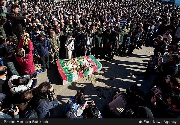 تشییع پیکر دو شهید گمنام در رشت 2