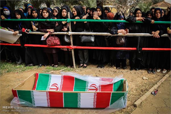 مراسم تشییع و تدفین دو شهید گمنام در دانشگاه پیام نور مرکز اهواز 23