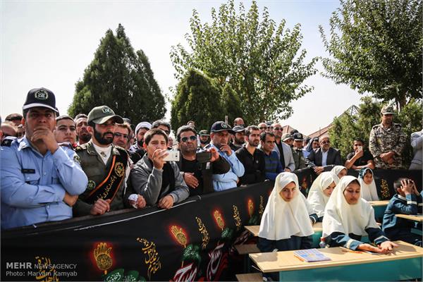 مراسم تشییع پیکر دو شهید گمنام در شهرک آسمان 27