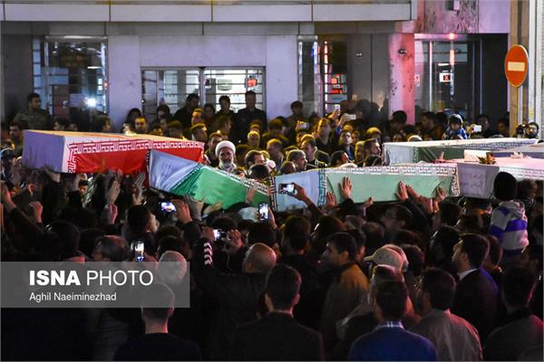 تشیع شبانه ۲۸ شهید تازه تفحص شده در آبادان 8