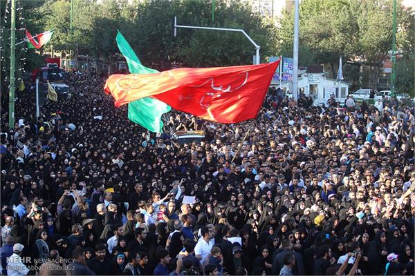 مراسم تشییع بیست شهید دوران دفاع مقدس در اصفهان 8