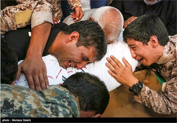 مراسم وداع با پیکر شهدای احراز هویت شده در اصفهان 4