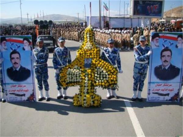 تشییع پیکر مطهر سرلشکر خلبان شهید خالد حیدری در مهاباد