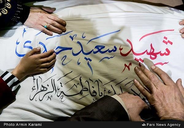 اولین دیدار خانواده شهید حیدری با فرزند شهیدشان 7