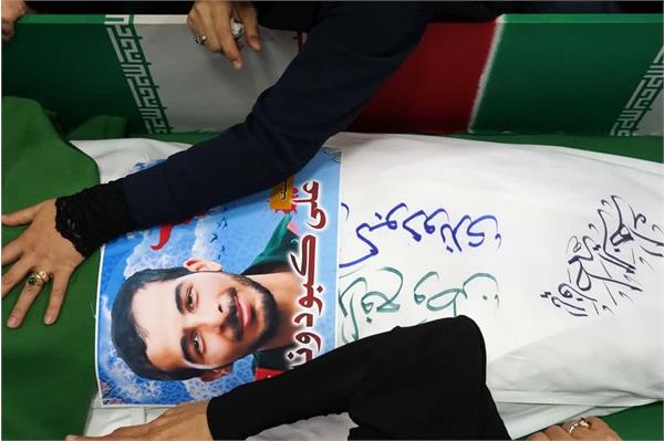 وداع با پیکر مطهر شهید مدافع وطن علی کبودوندی - 21 اردیبهشت 1403 3