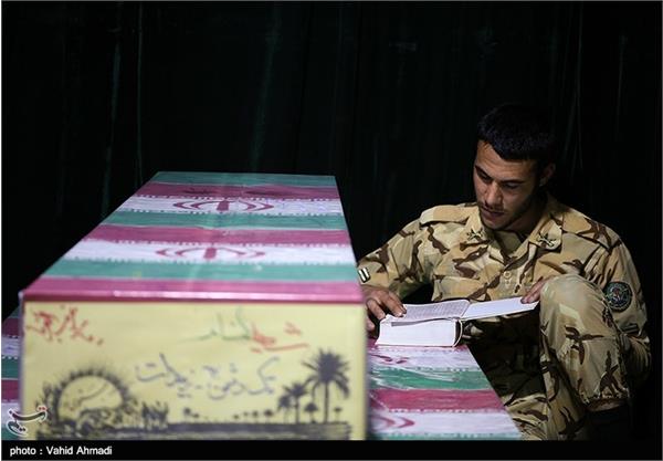 نخستین دیدار خانواده شهید علیرضا بدرخانی بعد از ۲۸ سال با پیکرش 9