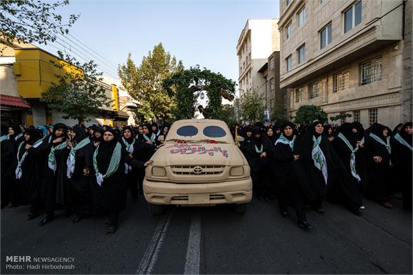 مراسم تشییع پیکر سه شهید گمنام دفاع مقدس در تهران 21