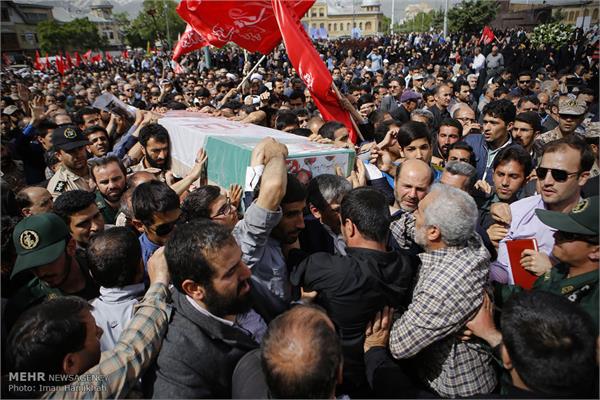 تشییع پیکر سردار شهید علیرضا شمسی‌پور 22