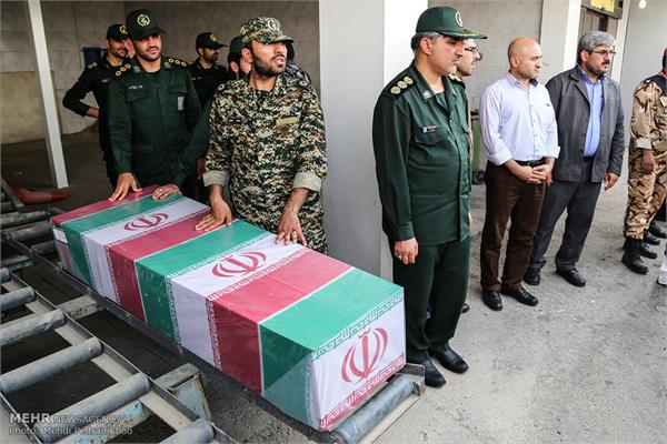 ورود پیکر ۱۸ شهید گمنام دفاع مقدس از طریق فرودگاه اهواز 5