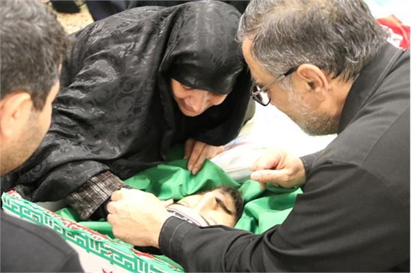 وداع خانواده شهید مدافع حرم "وحید فرهنگی والا" در معراج شهدا 16