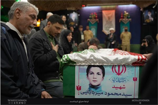 وداع با پیکر مطهر بسیجی تازه تفحص شده "سید محمود میربابایی" - 16 بهمن 1403 9