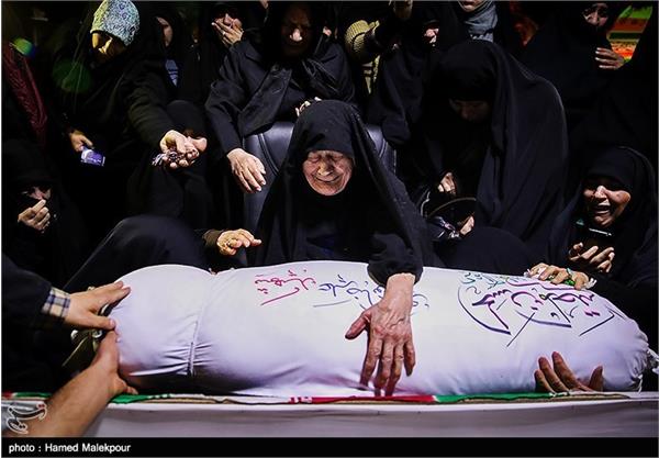 دیدار خانواده شهید علیرضا نوروزی با پیکر وی پس از ۳۵ سال 13