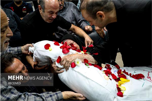 وداع با پیکر مطهر شهید تازه شناسایی شده سید محسن غریبیان - 29 مرداد 1403 4