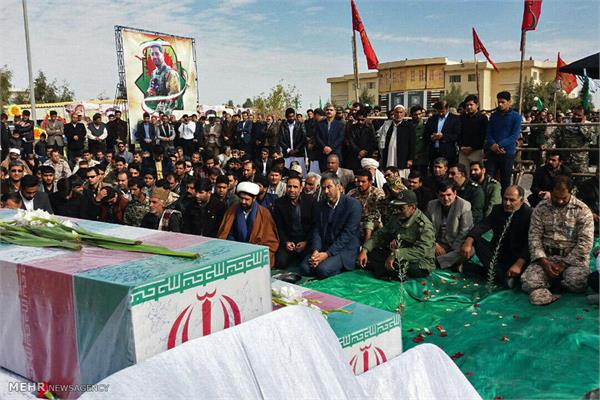 تشییع و تدفین پیکر ۲ شهید گمنام در دانشگاه آزاد اسلامی واحد زابل 13