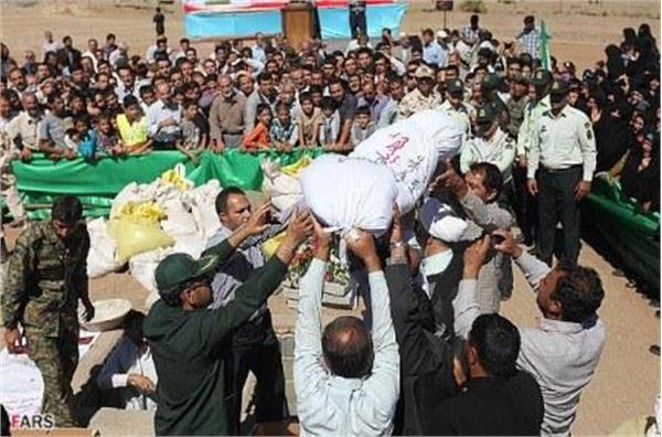 تشییع و خاکسپاری شهدای گمنام در شهرستان کوهپایه اصفهان