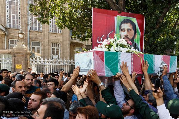 مراسم تشییع پیکر چهار شهید گمنام دفاع مقدس در تبریز 17