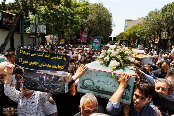 مراسم تشییع پیکر چهار شهید گمنام دفاع مقدس در تبریز 7