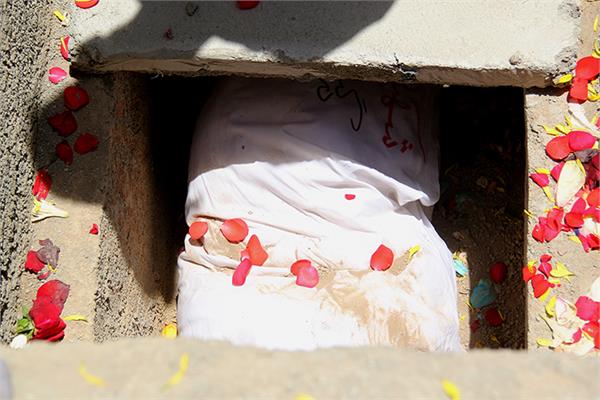 تشییع و خاکسپاری دو شهید گمنام در دانشگاه آزاد پرند 39