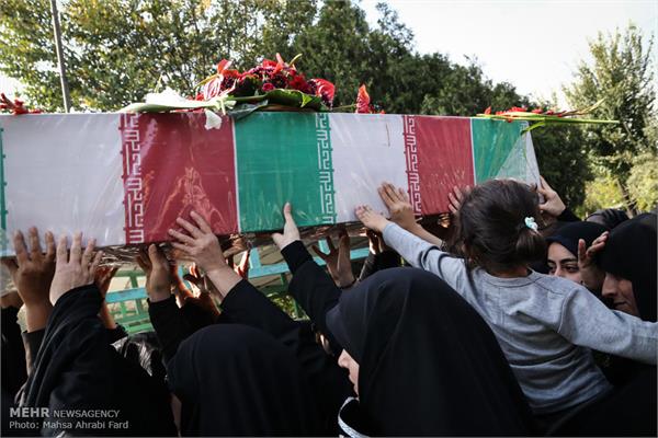 مراسم تشییع دو شهید گمنام در دانشگاه مالک اشتر 7