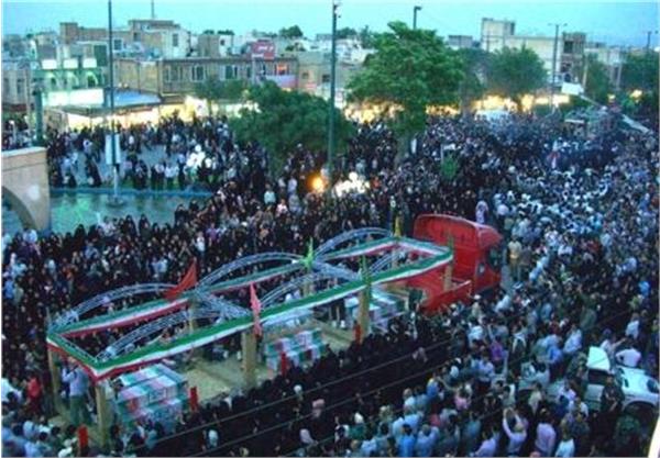 استقبال مردم اراک از کاروان شهدای گمنام