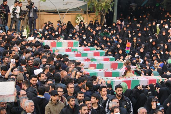 وداع با پیکرهای 7 شهید مدافع حرم - 11 آذر 1402 5