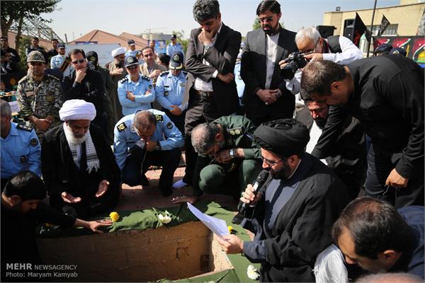 مراسم تشییع پیکر دو شهید گمنام در شهرک آسمان 26