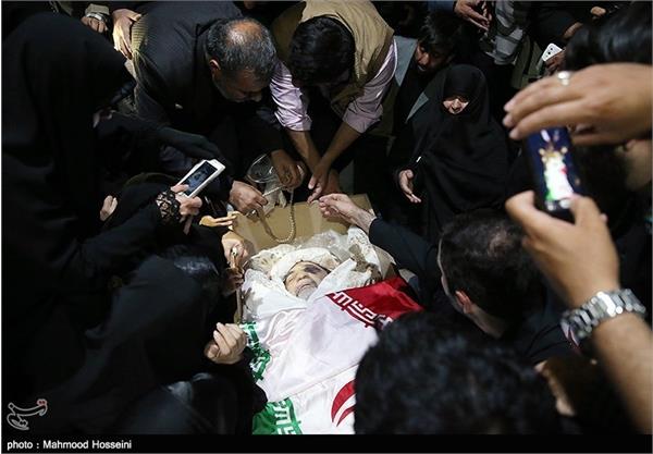 حضور خانواده سردار شهید حسین همدانی در معراج شهدا 3