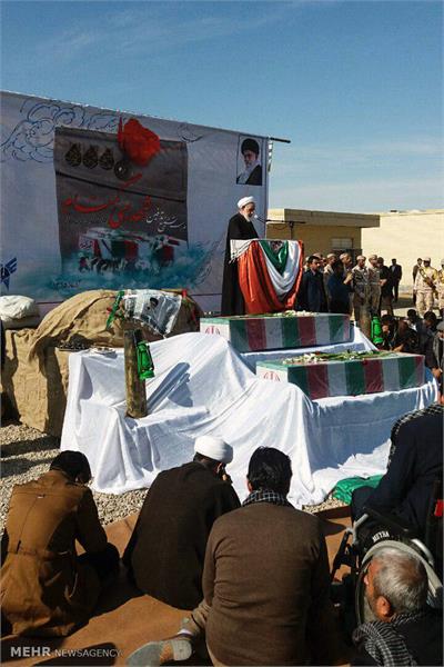 تشییع و تدفین پیکر ۲ شهید گمنام در دانشگاه آزاد اسلامی واحد زابل 3