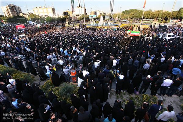 مراسم تشییع بیست شهید دوران دفاع مقدس در اصفهان 10