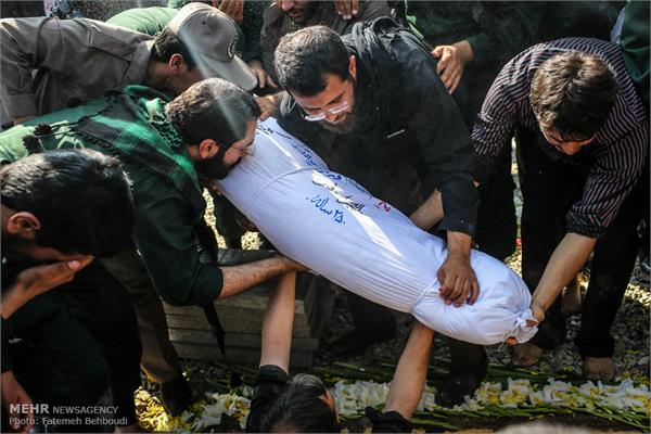 مراسم تشییع پیکر دو شهید گمنام در دانشکده شهید مطهری بسیج 25