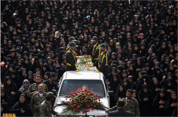 تشییع و خاکسپاری شهدای گمنام در دانشگاه آزاد آبادان