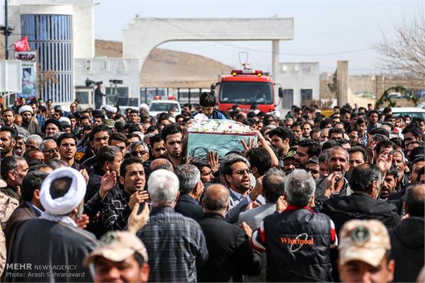 مراسم تشییع و خاکسپاری دو شهید گمنام در خمین 11