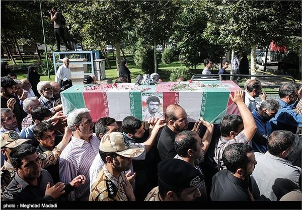 تشییع پیکر شهید عزت الله رضاعلی 8