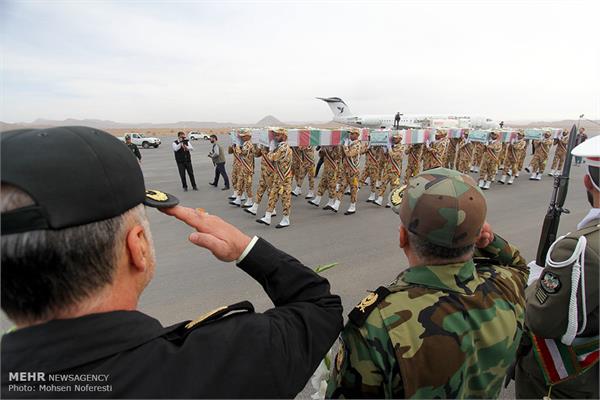 استقبال از ۸ شهید گمنام در فرودگاه بیرجند 18