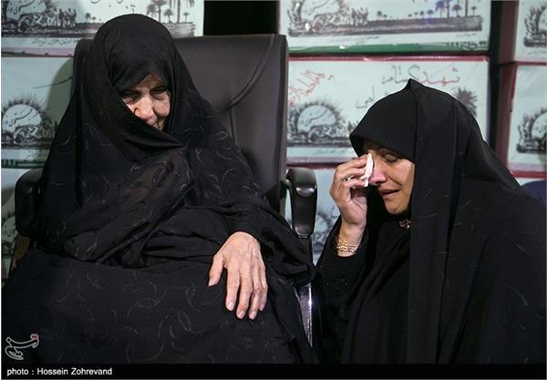 دیدار خانواده شهید ناصر مظفری با پیکر فرزندشان پس از ۳۳ سال 14