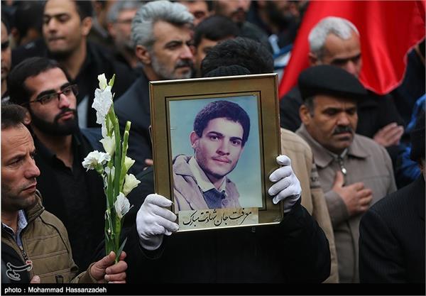 تشییع پیکر ۵ شهید گمنام دوران دفاع مقدس در تهران 2