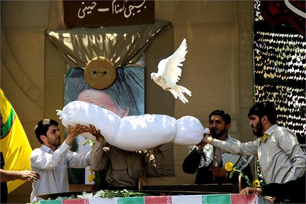 تشییع و خاکسپاری دو شهید گمنام در دانشگاه آزاد پرند 33