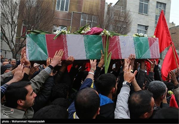 تشییع پیکر ۵ شهید گمنام دوران دفاع مقدس در تهران 11