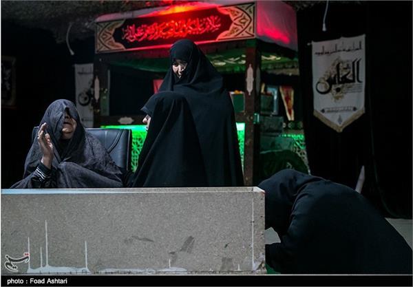 دیدار خانواده شهیدقربان نظری با پیکر فرزندشان 19