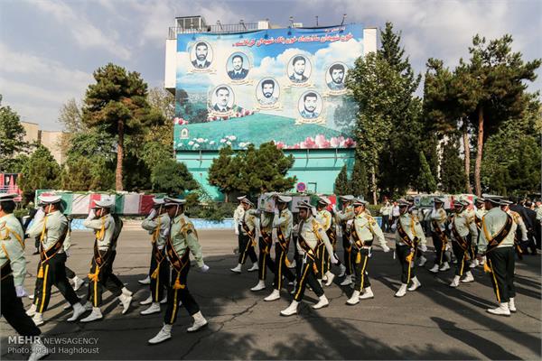 تشییع پیکر سه شهید تازه تفحص شده نیروی انتظامی 32